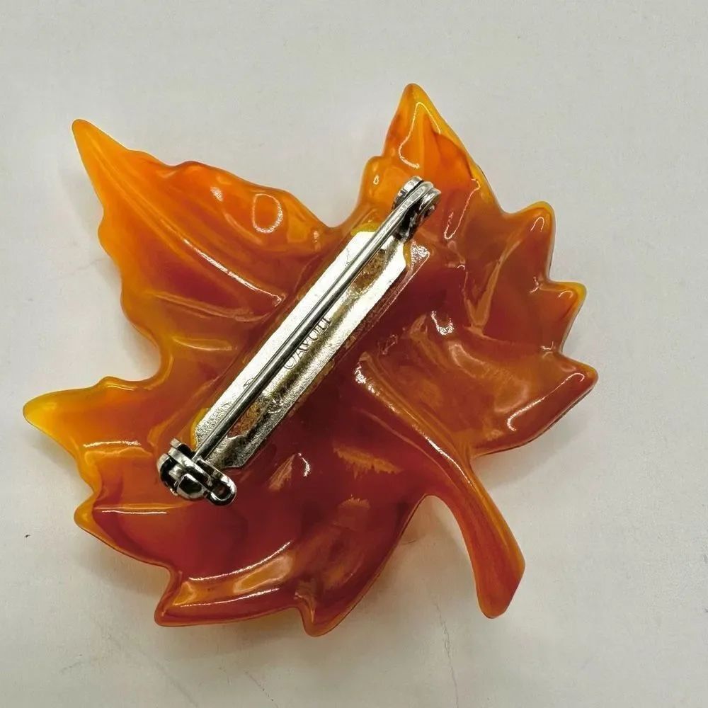 Avon vintage Dew Touch orange maple leaf brooch - Picture 6 of 7